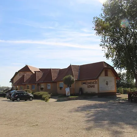 فندق مبيت وإفطار La Curia Panzio Dunaszeg
